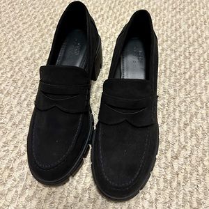 ASOS DESIGN Script chunky mid heeled loafers in black faux suede size 10